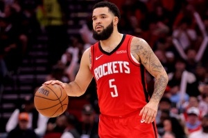 云开体育官网-没找到筐！范弗里特半场6中0得分挂零 但送出全队最高5助攻