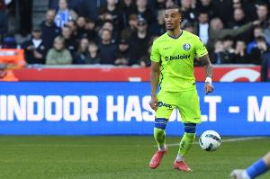 记者：费内巴切与根特就A-布朗转会达一致，费用800万至900万欧