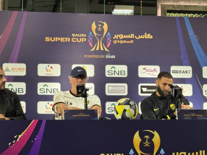 云开体育官网-本泽马谈对阵C罗：他是个杰出的球员，但比赛主角是两支球队