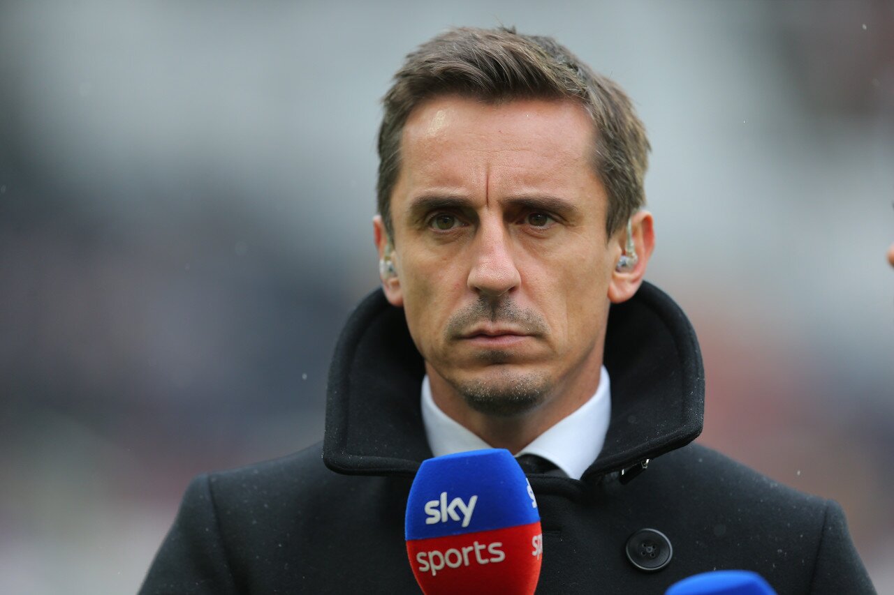 云开体育官网-加里-内维尔：马杜埃凯在右路非常出色，萨卡可以改踢左路吗？