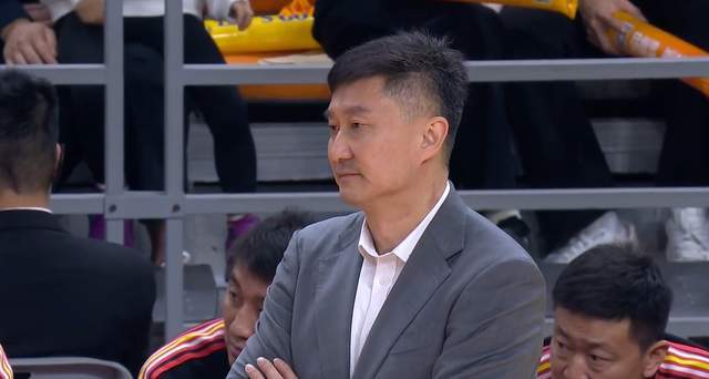 云开体育官网-先输黑马又遭豪门双杀，就这还想夺冠？杜锋快下课吧，新帅或是他